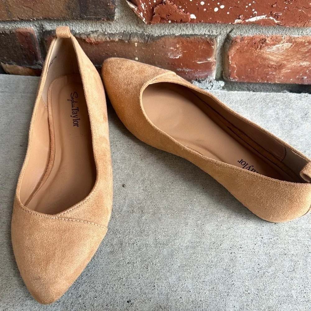 NWOT sophia taylor Tan Suede Women's Flats 7 1/2